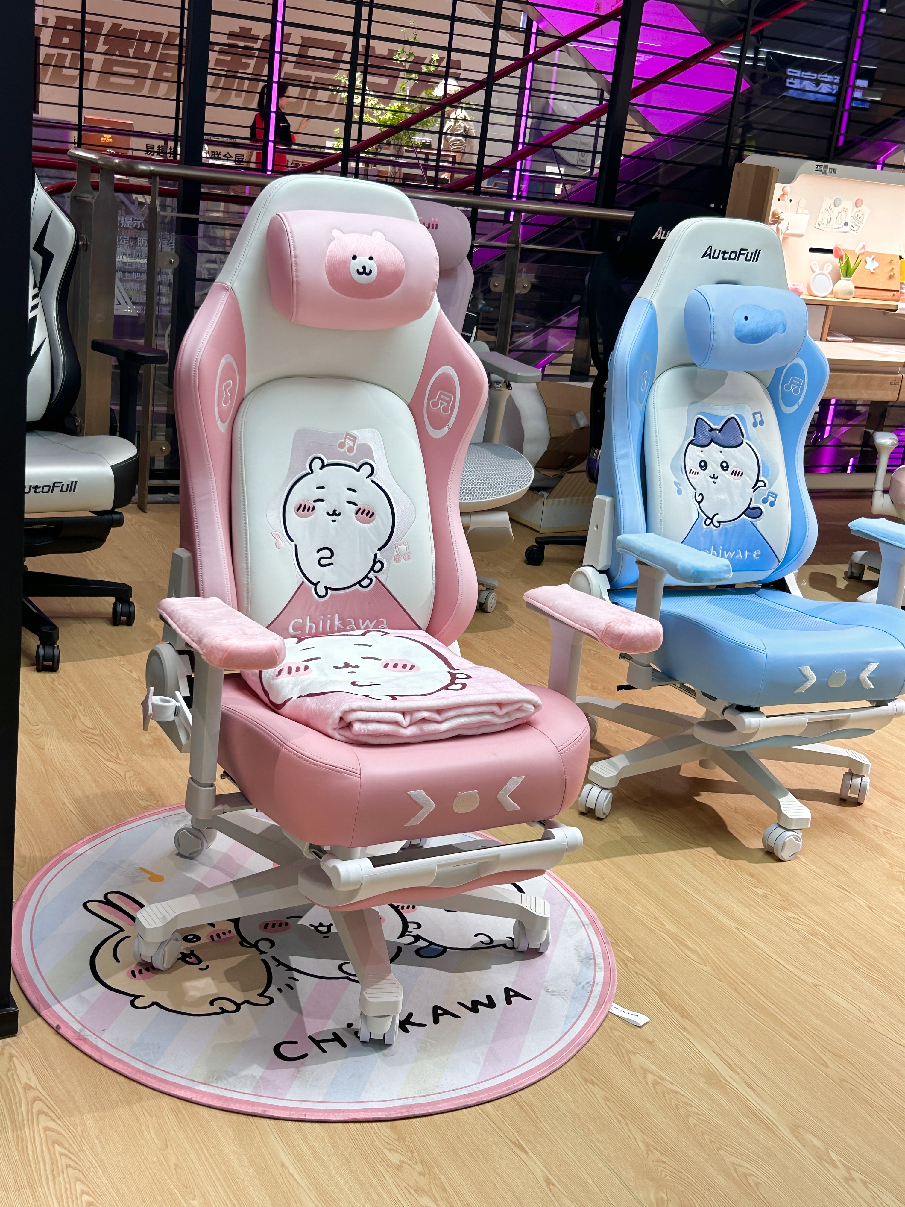 Autofull 傲風 C3 Pro Chiikawa聯名版人體工學椅連腳托 | 附贈2款周邊產品(Chiikawa 吉伊卡哇)